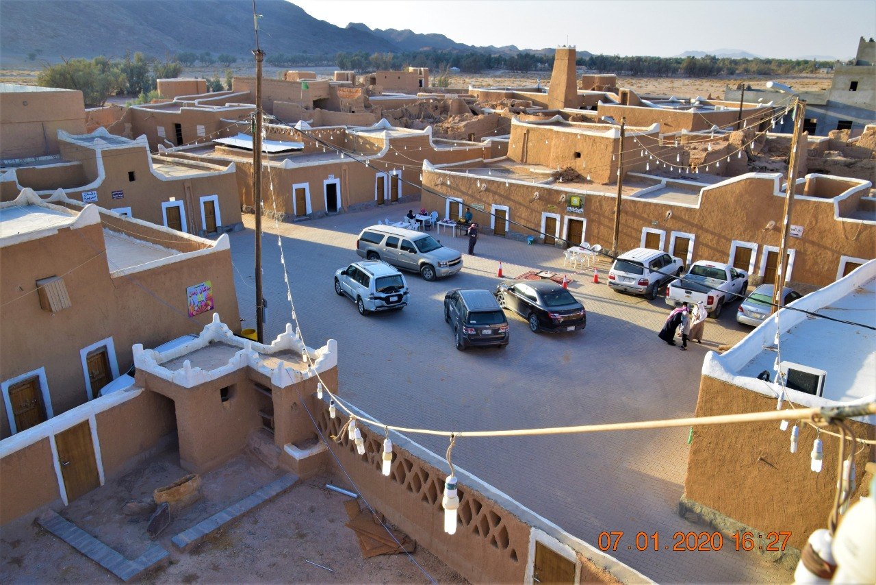 شعار قرية الشعراء التراثية